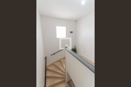 Apartamento à venda com 45m², 1 quarto e sem vaga Apartamento à venda com 45m², 1 quarto e sem vagaEscada