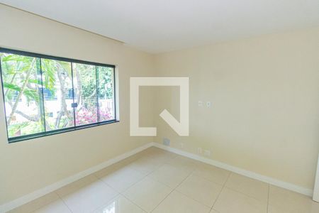 Casa para alugar com 420m², 4 quartos e 2 vagas Casa para alugar com 420m², 4 quartos e 2 vagasQuarto