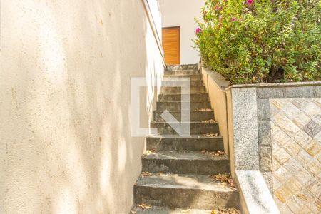 Casa para alugar com 420m², 4 quartos e 2 vagas Casa para alugar com 420m², 4 quartos e 2 vagasQuintal