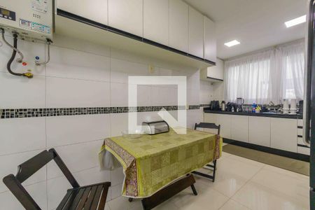 Apartamento à venda com 280m², 3 quartos e 2 vagasCozinha