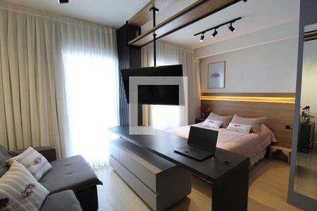 Sala/Quarto de kitnet/studio para alugar com 1 quarto, 27m² em Vila Nova Conceição, São Paulo