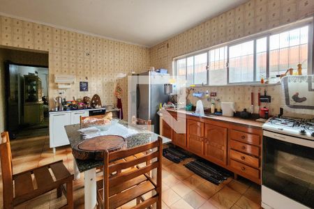 Casa à venda com 200m², 3 quartos e 2 vagas Casa à venda com 200m², 3 quartos e 2 vagasCozinha