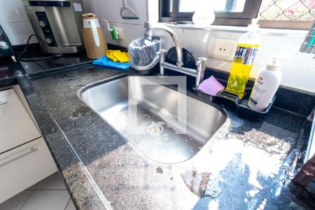 Casa à venda com 250m², 3 quartos e 4 vagas Casa à venda com 250m², 3 quartos e 4 vagasCozinha