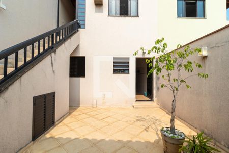 Casa à venda com 250m², 3 quartos e 4 vagas Casa à venda com 250m², 3 quartos e 4 vagasQuintal