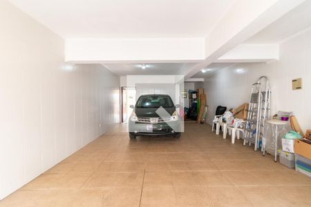 Casa à venda com 250m², 3 quartos e 4 vagas Casa à venda com 250m², 3 quartos e 4 vagasGaragem