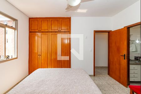 Apartamento à venda com 200m², 3 quartos e 2 vagas Apartamento à venda com 200m², 3 quartos e 2 vagasSuíte