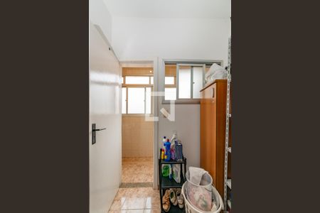 Apartamento à venda com 200m², 3 quartos e 2 vagas Apartamento à venda com 200m², 3 quartos e 2 vagasÁrea de Serviço