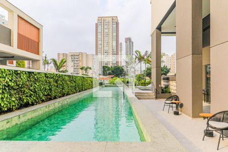 Studio para alugar com 25m², 1 quarto e sem vaga Studio para alugar com 25m², 1 quarto e sem vagaÁrea comum - Piscina