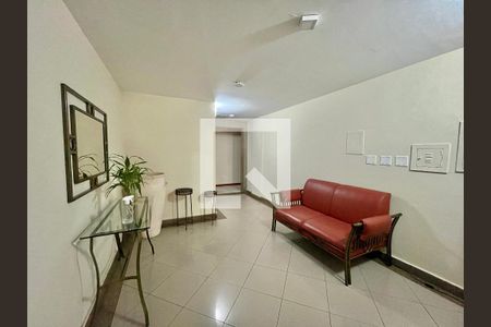 Apartamento à venda com 68m², 2 quartos e 1 vaga Apartamento à venda com 68m², 2 quartos e 1 vagaHall
