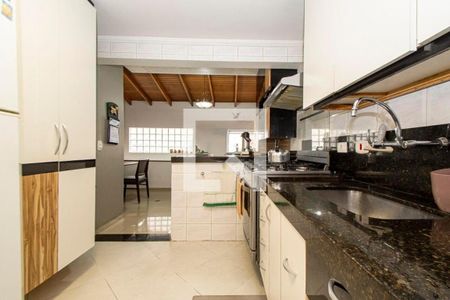 Casa à venda com 131m², 3 quartos e 2 vagas