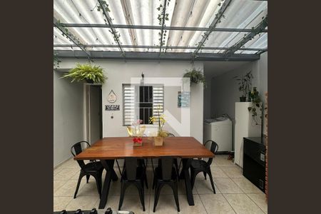 Casa à venda com 130m², 3 quartos e 2 vagasÁrea externa