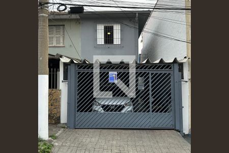 Casa à venda com 130m², 3 quartos e 2 vagasFachada