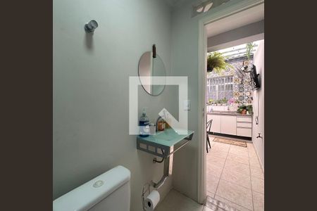 Casa à venda com 130m², 3 quartos e 2 vagasBanheiro de serviço