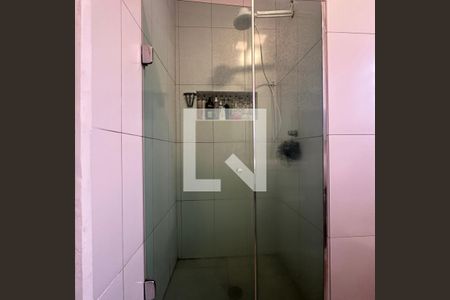 Casa à venda com 130m², 3 quartos e 2 vagasBanheiro