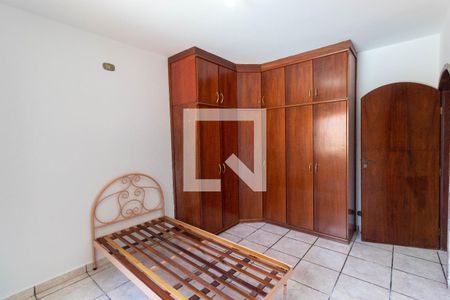 Casa à venda com 250m², 5 quartos e 4 vagas Casa à venda com 250m², 5 quartos e 4 vagasQuarto 3