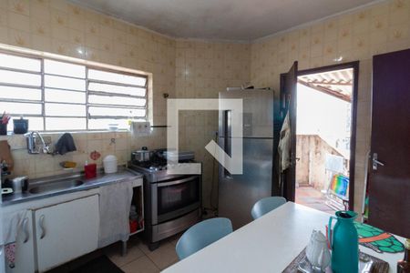 Casa à venda com 195m², 3 quartos e 2 vagas Casa à venda com 195m², 3 quartos e 2 vagasCozinha