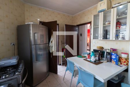 Casa à venda com 195m², 3 quartos e 2 vagas Casa à venda com 195m², 3 quartos e 2 vagasCozinha
