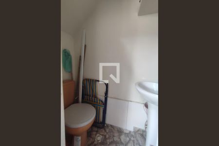 Casa de condomínio à venda com 164m², 2 quartos e 1 vaga Casa de condomínio à venda com 164m², 2 quartos e 1 vagaLavabo da Área de Serviço