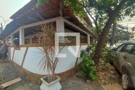 Casa de condomínio à venda com 164m², 2 quartos e 1 vaga Casa de condomínio à venda com 164m², 2 quartos e 1 vagaFachada