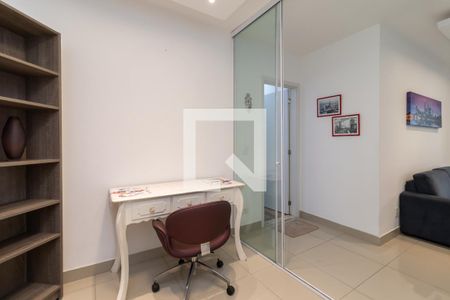 Apartamento à venda com 76m², 2 quartos e 1 vagaSala de TV / Escritório