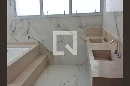 Casa à venda com 384m², 4 quartos e 4 vagas