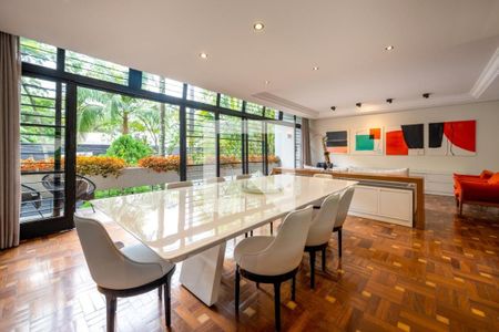 Casa à venda com 340m², 5 quartos e 6 vagas Casa à venda com 340m², 5 quartos e 6 vagasFoto 08