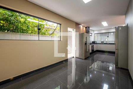 Casa à venda com 340m², 5 quartos e 6 vagas Casa à venda com 340m², 5 quartos e 6 vagasFoto 10