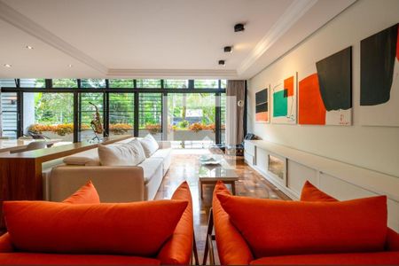 Casa à venda com 340m², 5 quartos e 6 vagas Casa à venda com 340m², 5 quartos e 6 vagasFoto 03