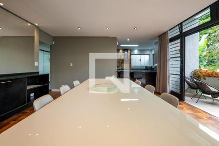 Casa à venda com 340m², 5 quartos e 6 vagas Casa à venda com 340m², 5 quartos e 6 vagasFoto 07