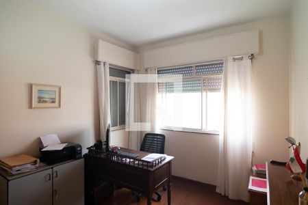 Apartamento à venda com 196m², 3 quartos e 1 vaga Apartamento à venda com 196m², 3 quartos e 1 vagaQuarto reversível