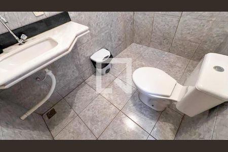 Casa à venda com 400m², 5 quartos e 5 vagas Casa à venda com 400m², 5 quartos e 5 vagasBanheiro 5