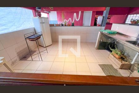 Casa à venda com 400m², 5 quartos e 5 vagas Casa à venda com 400m², 5 quartos e 5 vagasChurrasqueira