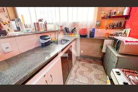 Casa à venda com 400m², 5 quartos e 5 vagas Casa à venda com 400m², 5 quartos e 5 vagasCozinha