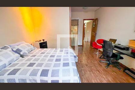 Casa à venda com 400m², 5 quartos e 5 vagas Casa à venda com 400m², 5 quartos e 5 vagasQuarto de Serviço