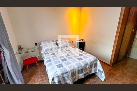 Casa à venda com 400m², 5 quartos e 5 vagas Casa à venda com 400m², 5 quartos e 5 vagasQuarto de Serviço