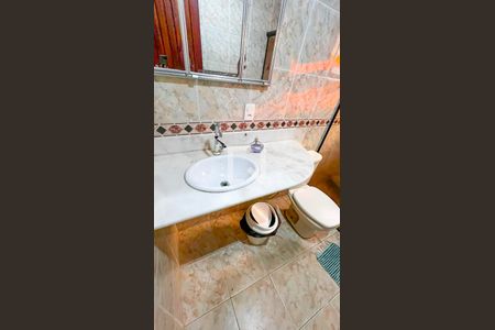 Casa à venda com 400m², 5 quartos e 5 vagas Casa à venda com 400m², 5 quartos e 5 vagasBanheiro  4