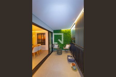 Apartamento à venda com 78m², 2 quartos e 1 vaga Apartamento à venda com 78m², 2 quartos e 1 vagaSacada