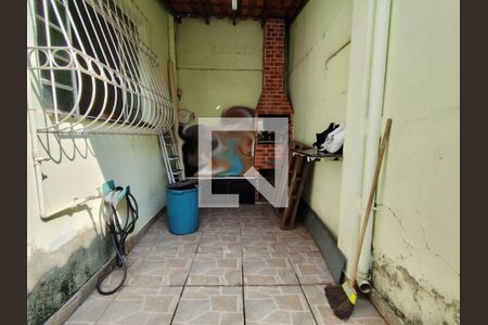 Casa à venda com 72m², 2 quartos e 1 vaga Casa à venda com 72m², 2 quartos e 1 vagaChurrasqueira