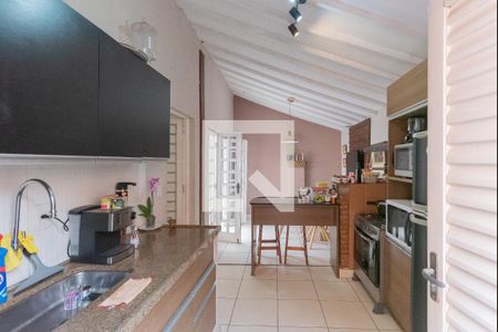 Casa à venda com 290m², 3 quartos e 3 vagasCozinha