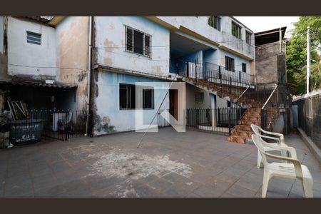 Casa à venda com 243m², 5 quartos e 2 vagas Casa à venda com 243m², 5 quartos e 2 vagasQuintal