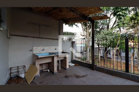 Casa à venda com 243m², 5 quartos e 2 vagas Casa à venda com 243m², 5 quartos e 2 vagasÁrea de Serviço