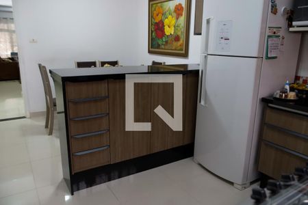 Casa à venda com 205m², 3 quartos e 2 vagas Casa à venda com 205m², 3 quartos e 2 vagasCozinha