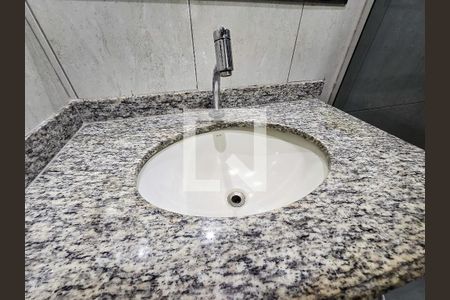 Casa de condomínio à venda com 160m², 2 quartos e sem vaga Casa de condomínio à venda com 160m², 2 quartos e sem vagaBanheiro Social