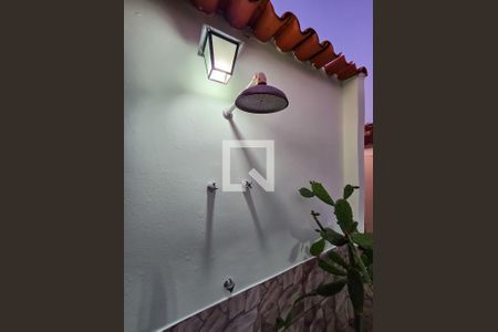 Casa de condomínio à venda com 160m², 2 quartos e sem vaga Casa de condomínio à venda com 160m², 2 quartos e sem vagaChuveirão