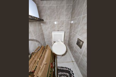 Casa de condomínio à venda com 160m², 2 quartos e sem vaga Casa de condomínio à venda com 160m², 2 quartos e sem vagaBanheiro de serviço