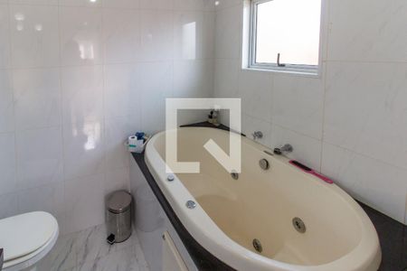 Casa à venda com 360m², 3 quartos e 3 vagasBanheiro da Suíte