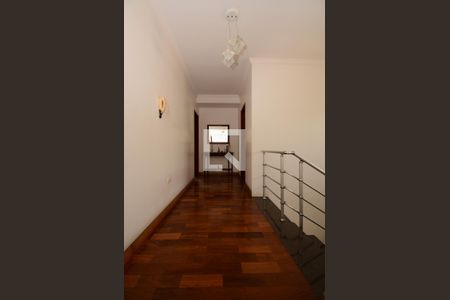 Casa à venda com 419m², 4 quartos e 6 vagasAcesso aos quartos