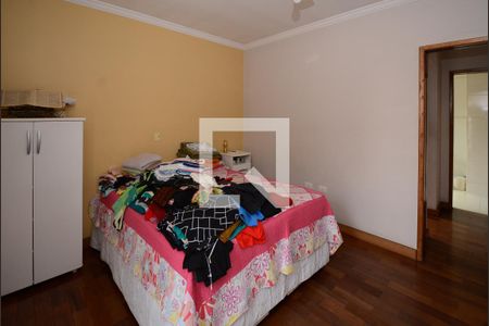 Casa à venda com 419m², 4 quartos e 6 vagasSuite 4