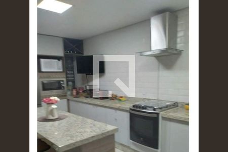 Casa à venda com 200m², 3 quartos e 3 vagas