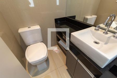 Apartamento à venda com 161m², 3 quartos e 4 vagas Apartamento à venda com 161m², 3 quartos e 4 vagasBanheiro da Suíte 2